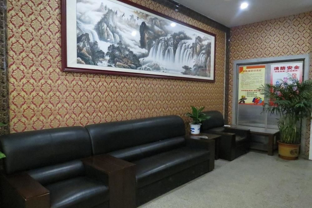 Longwang Business Hotel Liuzhou Екстер'єр фото