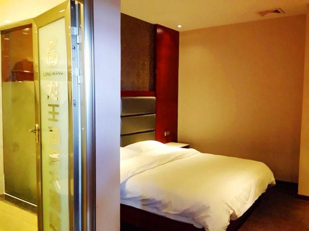 Longwang Business Hotel Liuzhou Екстер'єр фото