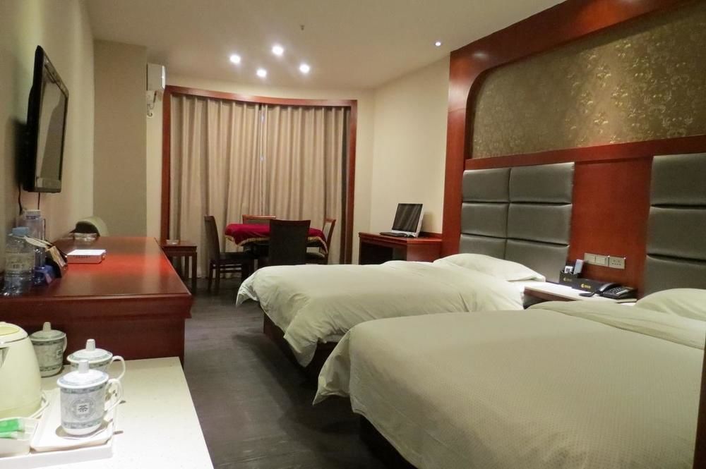 Longwang Business Hotel Liuzhou Екстер'єр фото